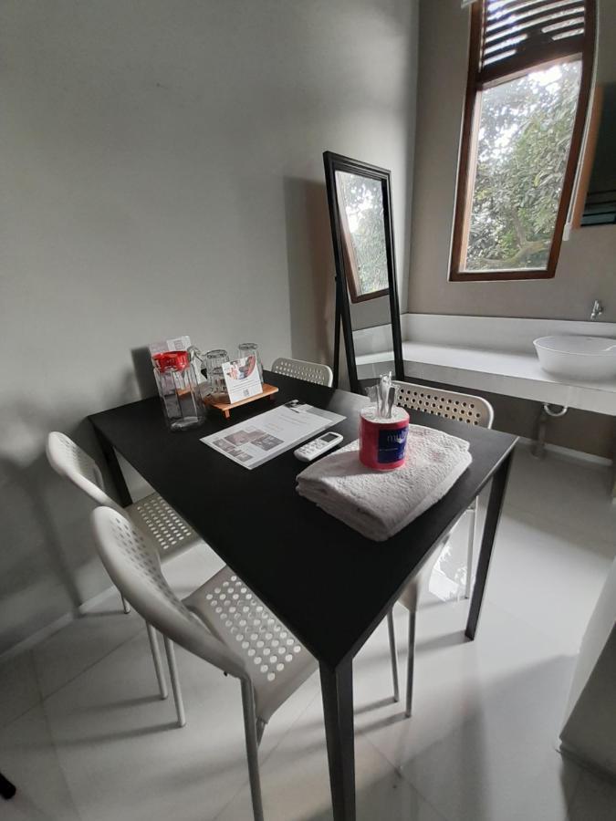 Sabi Guest House - Strategic Family -Married Couples Only- Hostel In Prawirotaman Yogyakarta Dış mekan fotoğraf
