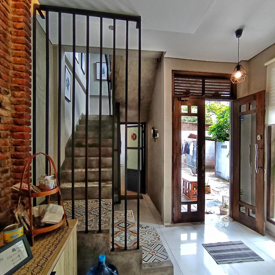 Sabi Guest House - Strategic Family -Married Couples Only- Hostel In Prawirotaman Yogyakarta Dış mekan fotoğraf