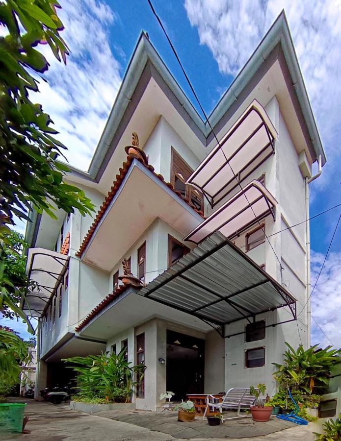 Sabi Guest House - Strategic Family -Married Couples Only- Hostel In Prawirotaman Yogyakarta Dış mekan fotoğraf