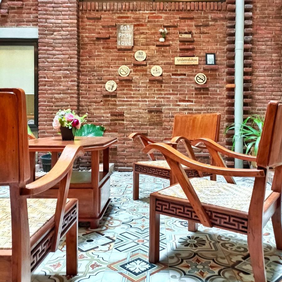 Sabi Guest House - Strategic Family -Married Couples Only- Hostel In Prawirotaman Yogyakarta Dış mekan fotoğraf
